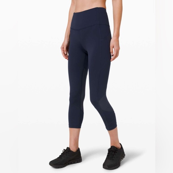 LULULEMON ATHLETICA Pace Rival High Rise Crop 22" No Zip in True Navy - Picture 1 of 9